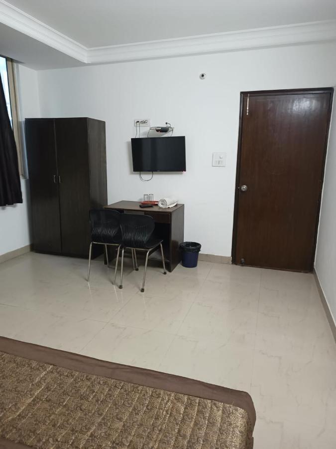 Hotel Airport Aditya Inn 뉴델리 외부 사진
