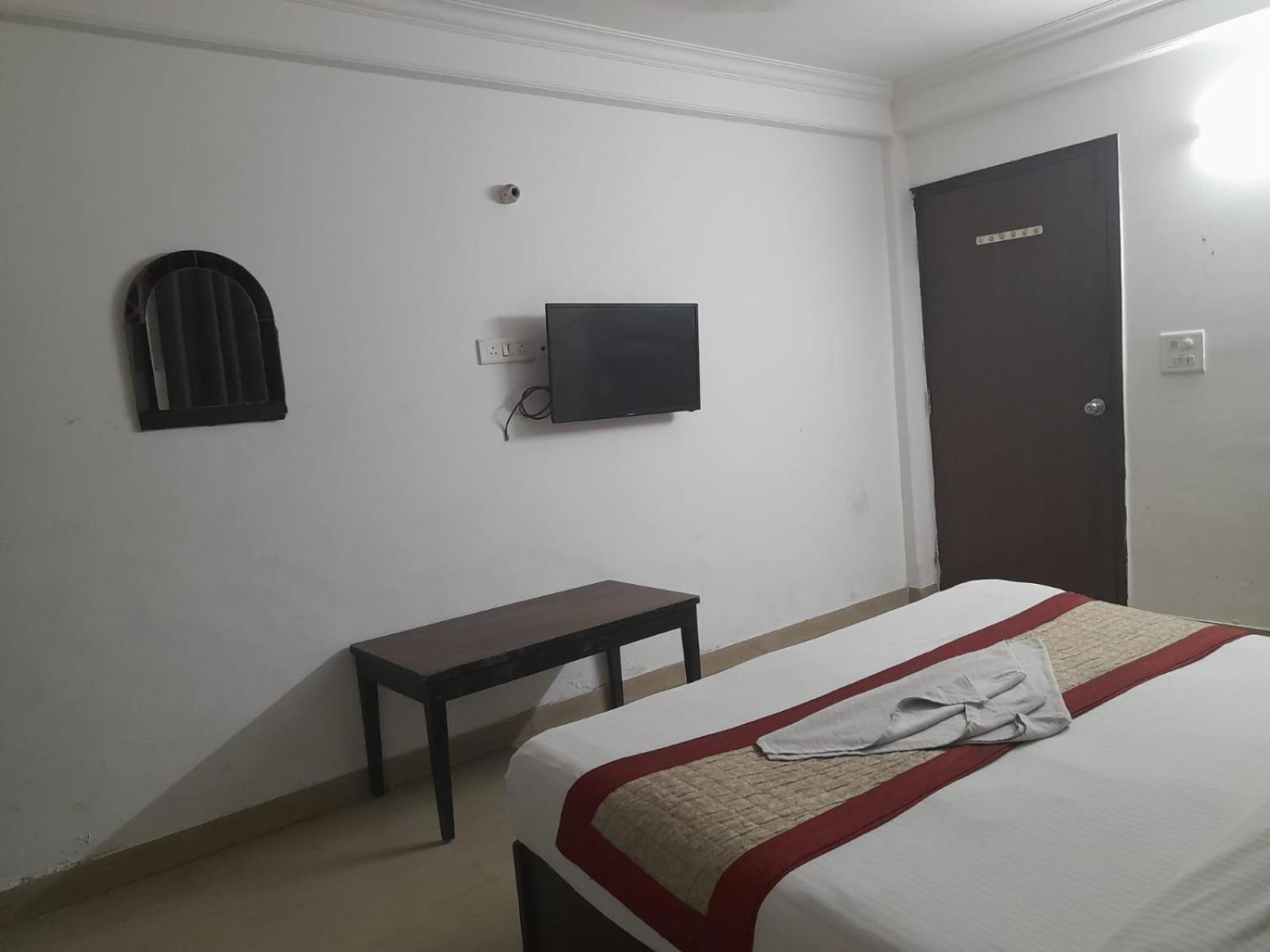 Hotel Airport Aditya Inn 뉴델리 외부 사진