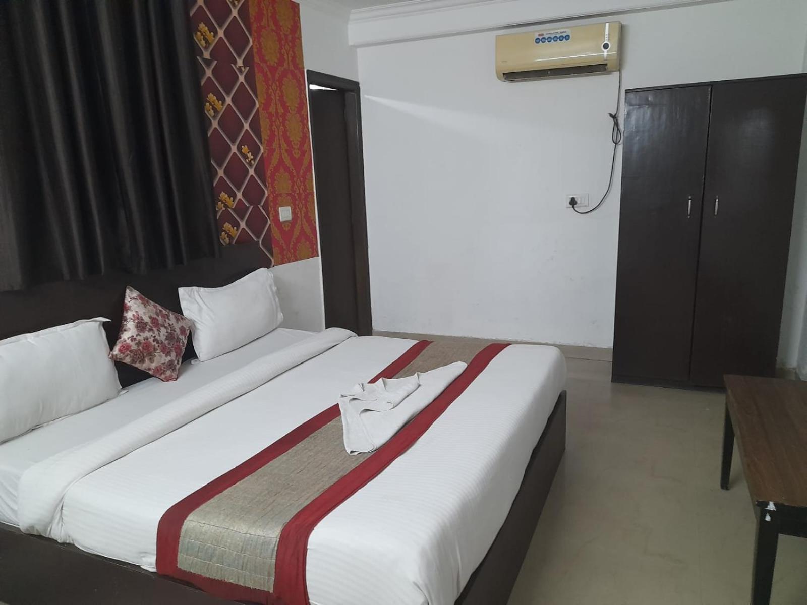 Hotel Airport Aditya Inn 뉴델리 외부 사진