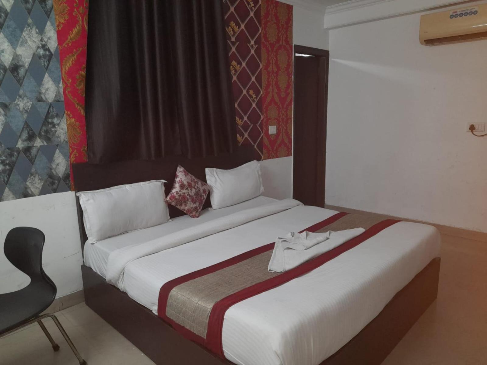 Hotel Airport Aditya Inn 뉴델리 외부 사진